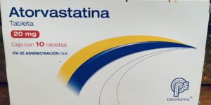 Generico Atorvastatina 20 mg caja con 10 tabletas