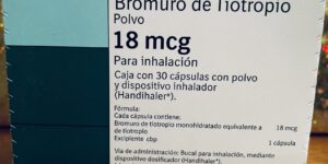 Spiriva Bromuro de Tiotropio 18 mcg caja con 30 capsulas con inhalador